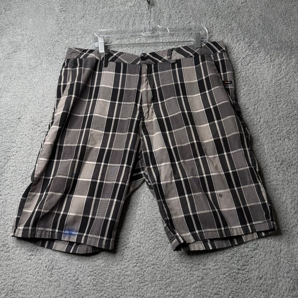 Vintage Ampufy Shorts Men's 36 Black and Gray Plaid Casual
